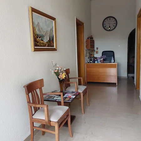 Polemarhos 6 Pensionat 3*